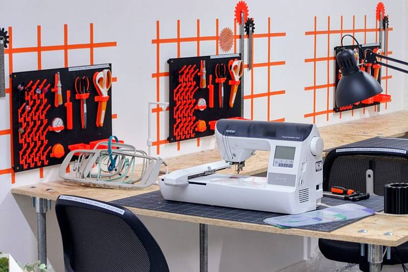 adt_room_embroiadery_machine.jpg adt_room_embroiadery_machine.jpg